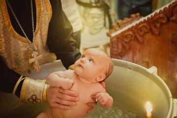 In Ukraine, baptisms are held via Zoom: how technology aids in sacraments and the level of protection for the child.