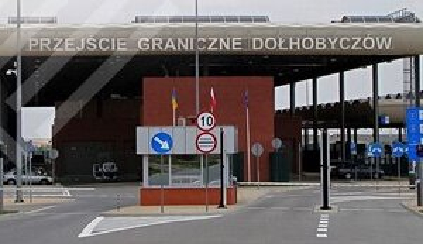 Польські фермери відновили блокування третього пункту пропуску на кордоні з Україною